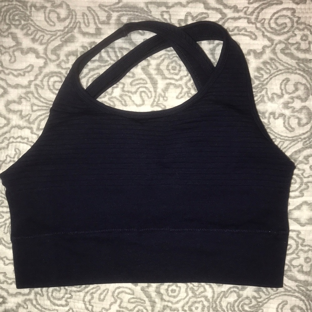Alphalete vault bra